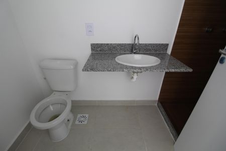 Banheiro de kitnet/studio à venda com 1 quarto, 32m² em Taquara, Rio de Janeiro
