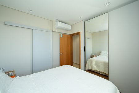 Apartamento à venda com 114m², 3 quartos e 2 vagas Apartamento à venda com 114m², 3 quartos e 2 vagasQUARTO1