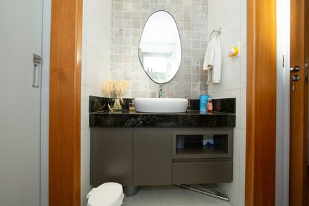 Apartamento à venda com 114m², 3 quartos e 2 vagas Apartamento à venda com 114m², 3 quartos e 2 vagasBANHEIRO2