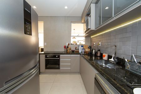 Apartamento à venda com 114m², 3 quartos e 2 vagas Apartamento à venda com 114m², 3 quartos e 2 vagasCOZINHA