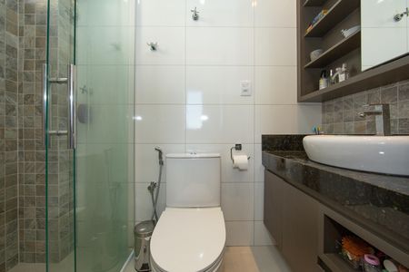 Apartamento à venda com 114m², 3 quartos e 2 vagas Apartamento à venda com 114m², 3 quartos e 2 vagasBANHEIRO1