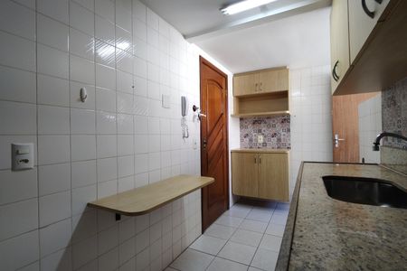 Apartamento para alugar com 72m², 2 quartos e 1 vaga Apartamento para alugar com 72m², 2 quartos e 1 vagaCozinha - Armários
