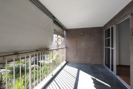 Apartamento para alugar com 72m², 2 quartos e 1 vaga Apartamento para alugar com 72m², 2 quartos e 1 vagaVaranda