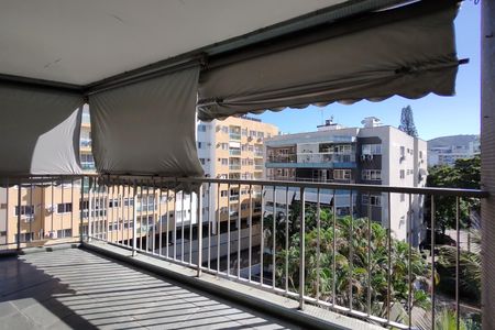 Apartamento para alugar com 72m², 2 quartos e 1 vaga Apartamento para alugar com 72m², 2 quartos e 1 vagaVaranda