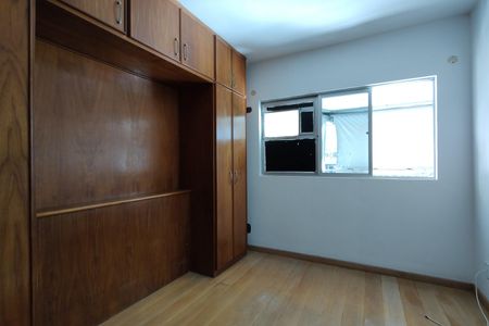 Apartamento para alugar com 72m², 2 quartos e 1 vaga Apartamento para alugar com 72m², 2 quartos e 1 vagaQuarto 1 - Armários