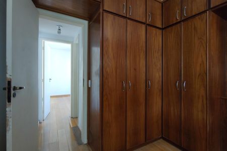 Apartamento para alugar com 72m², 2 quartos e 1 vaga Apartamento para alugar com 72m², 2 quartos e 1 vagaQuarto 1 - Armários
