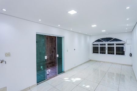 Casa para alugar com 163m², 3 quartos e 2 vagas Casa para alugar com 163m², 3 quartos e 2 vagasSala