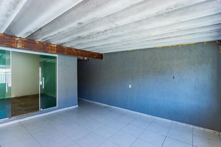 Casa para alugar com 163m², 3 quartos e 2 vagas Casa para alugar com 163m², 3 quartos e 2 vagasVaranda e área de serviço - quarto 1