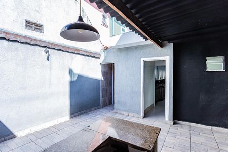 Casa para alugar com 163m², 3 quartos e 2 vagas Casa para alugar com 163m², 3 quartos e 2 vagasQuintal e churrasqueira