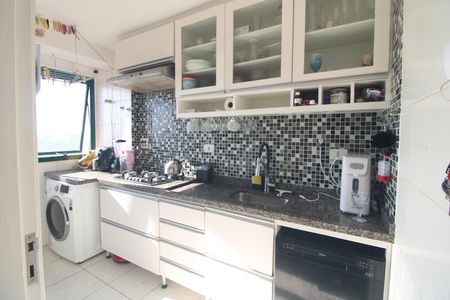 Cozinha de apartamento à venda com 2 quartos, 57m² em Interlagos, São Paulo