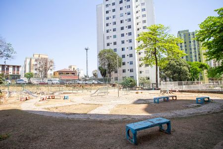 Apartamento para alugar com 60m², 2 quartos e 1 vaga Apartamento para alugar com 60m², 2 quartos e 1 vagaÁrea comum - Playground
