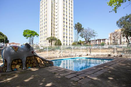 Apartamento para alugar com 60m², 2 quartos e 1 vaga Apartamento para alugar com 60m², 2 quartos e 1 vagaÁrea comum - Piscina