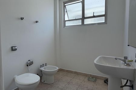 Apartamento para alugar com 200m², 3 quartos e 2 vagas Apartamento para alugar com 200m², 3 quartos e 2 vagasBanheiro da Suíte