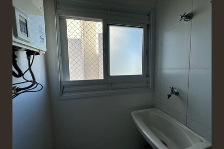 Área de Serviço de apartamento para alugar com 2 quartos, 72m² em Bethaville I, Barueri