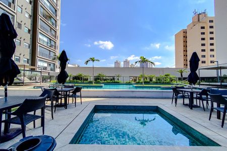 Apartamento à venda com 84m², 2 quartos e 2 vagasÁrea comum - Piscina