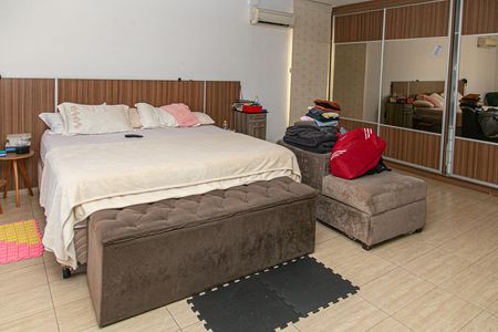 Casa à venda com 800m², 4 quartos e 5 vagasSuíte 