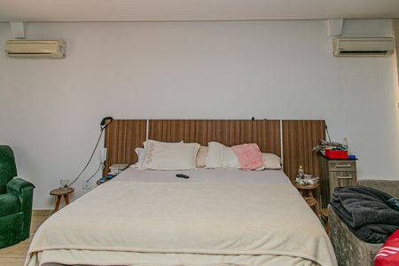 Suíte  de casa à venda com 4 quartos, 800m² em Elísio Campos, Goiânia