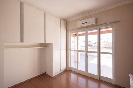 Casa de condomínio para alugar com 265m², 3 quartos e 2 vagas Casa de condomínio para alugar com 265m², 3 quartos e 2 vagasSuíte