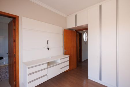 Suíte de casa de condomínio para alugar com 3 quartos, 265m² em Cecap, Taubaté