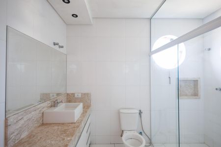 Casa de condomínio para alugar com 265m², 3 quartos e 2 vagas Casa de condomínio para alugar com 265m², 3 quartos e 2 vagasBanheiro da Suíte