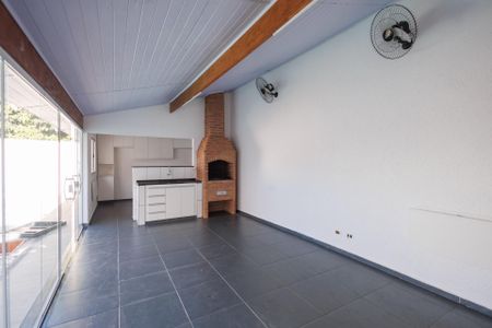 Casa de condomínio para alugar com 265m², 3 quartos e 2 vagas Casa de condomínio para alugar com 265m², 3 quartos e 2 vagasÁrea Gourmet