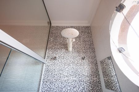 Casa de condomínio para alugar com 265m², 3 quartos e 2 vagas Casa de condomínio para alugar com 265m², 3 quartos e 2 vagasBanheiro Corredor
