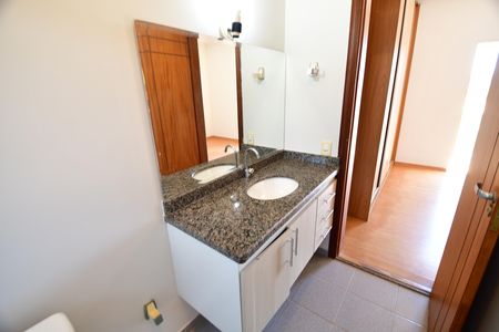 Casa para alugar com 200m², 5 quartos e 3 vagasBanheiro Suíte