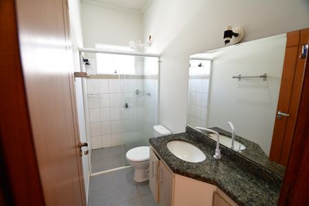 Casa para alugar com 200m², 5 quartos e 3 vagasBanheiro Social