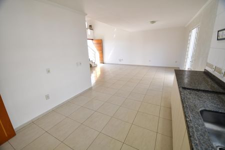 Casa para alugar com 200m², 5 quartos e 3 vagasCozinha