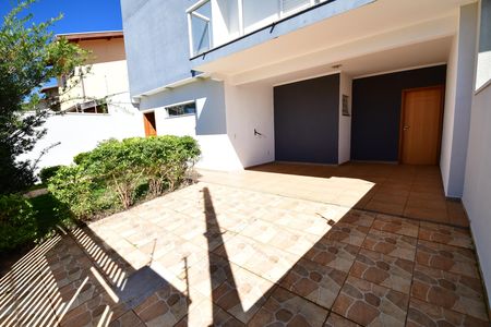 Garagem de casa para alugar com 5 quartos, 200m² em Jardim do Sol, Campinas