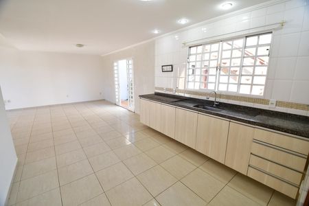 Casa para alugar com 200m², 5 quartos e 3 vagasCozinha