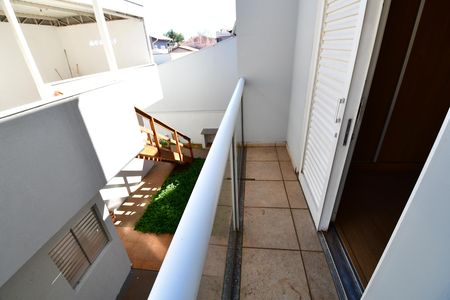 Casa para alugar com 200m², 5 quartos e 3 vagasQuarto 2 - Sacada