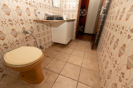 Banheiro social de casa para alugar com 3 quartos, 200m² em Vila Madalena, Campinas