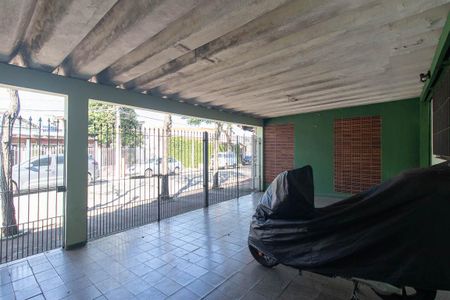 Garagem de casa à venda com 4 quartos, 145m² em Vila Nivi, São Paulo