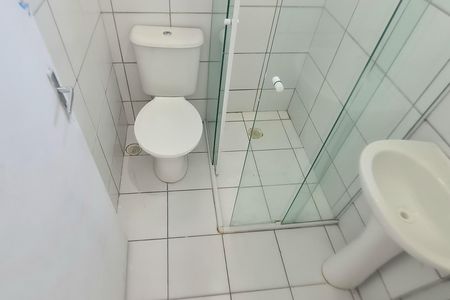 Banheiro de apartamento para alugar com 2 quartos, 48m² em Jardim Albertina, Guarulhos