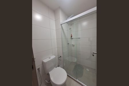 Banheiro de apartamento para alugar com 1 quarto, 43m² em Jaguaribe, Salvador