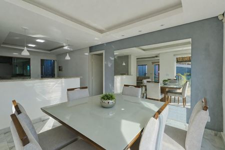 Casa à venda com 280m², 5 quartos e 10 vagas