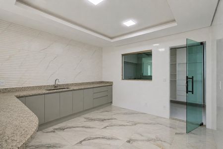 Casa à venda com 280m², 5 quartos e 10 vagas