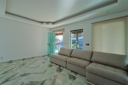 Casa à venda com 280m², 5 quartos e 10 vagas