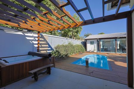 Casa à venda com 280m², 5 quartos e 10 vagas