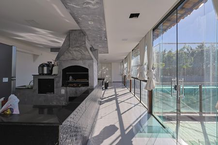Casa à venda com 280m², 5 quartos e 10 vagas