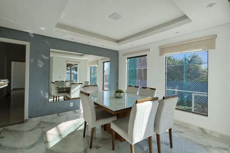 Casa à venda com 280m², 5 quartos e 10 vagas