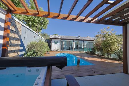 Casa à venda com 280m², 5 quartos e 10 vagas
