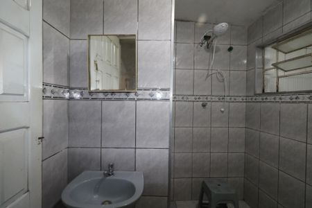 Banheiro de casa para alugar com 1 quarto, 25m² em Piraporinha, Diadema