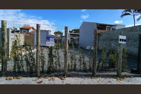 Casa para alugar com 28m², 2 quartos e 1 vaga Casa para alugar com 28m², 2 quartos e 1 vagaPlaquinha