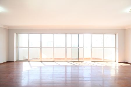 Apartamento para alugar com 3 quartos, 234m² em Paraisópolis, São Paulo
