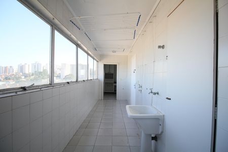 Apartamento para alugar com 234m², 3 quartos e 3 vagasÁrea de Serviço