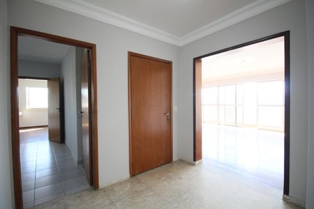Apartamento para alugar com 234m², 3 quartos e 3 vagasHall de entrada