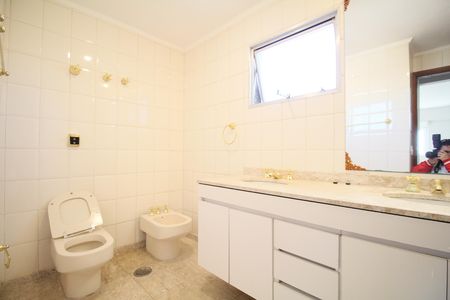 Apartamento para alugar com 234m², 3 quartos e 3 vagasBanheiro da Suíte