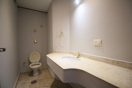 Apartamento para alugar com 234m², 3 quartos e 3 vagasLavabo